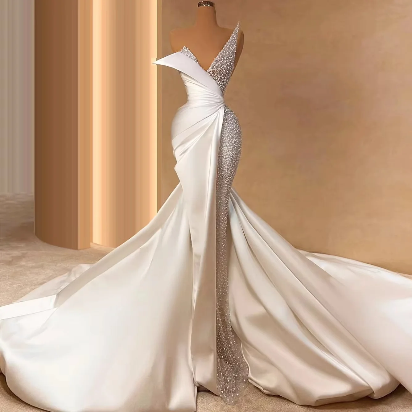 Elegent Strapless Pearls Wedding Dresses Luxury 2015 Mermaid Style for Bride Sweep Train Bridal Gown Vestido de novia Customized